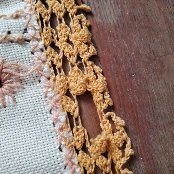 Square Tablecloth - Picture 3 of 4